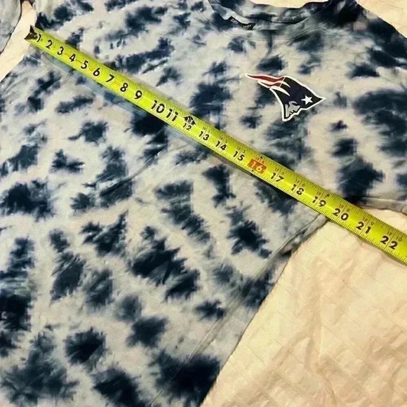 NFL Womens size Medium New England Patriots long sleeve tee... - Picture 8 of 8
